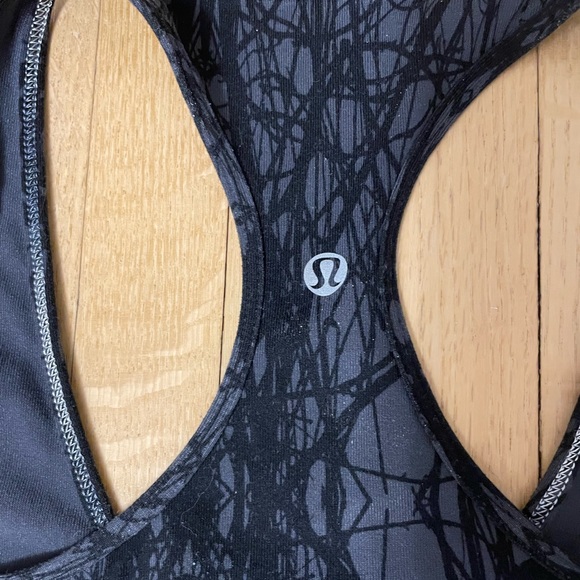 Lululemon Size 6 Pattern Tank - Picture 7 of 7